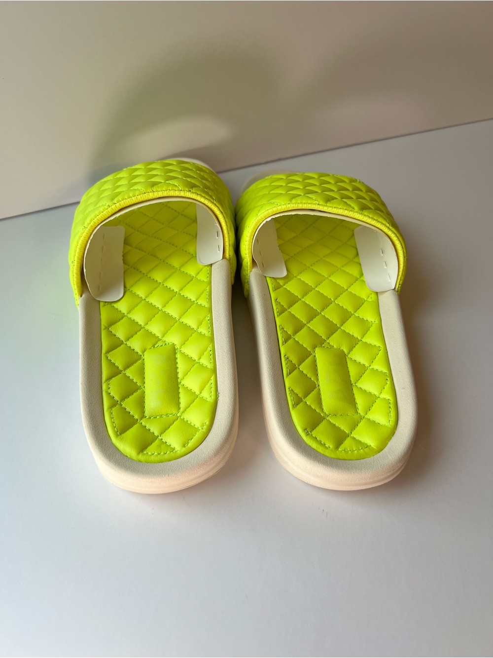 APL - Women's Lusso Slide - Picture 3 of 6